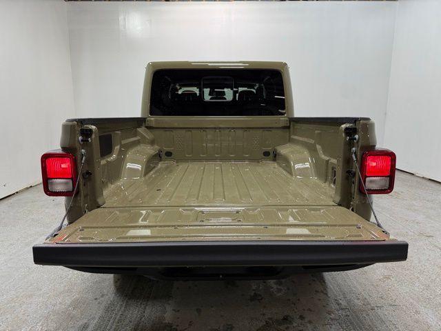 new 2026 Jeep Gladiator car, priced at $47,569