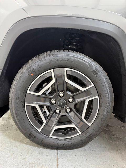 new 2026 Jeep Cherokee car, priced at $41,066