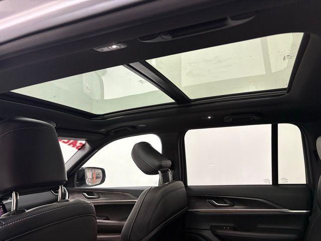 new 2025 Jeep Grand Cherokee car, priced at $51,358