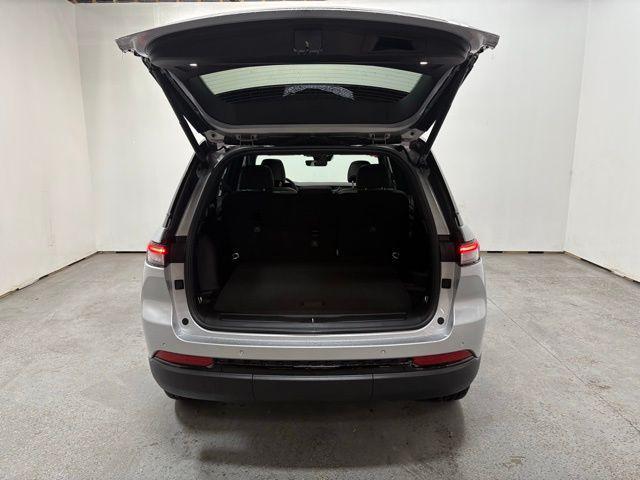 new 2025 Jeep Grand Cherokee car, priced at $51,358