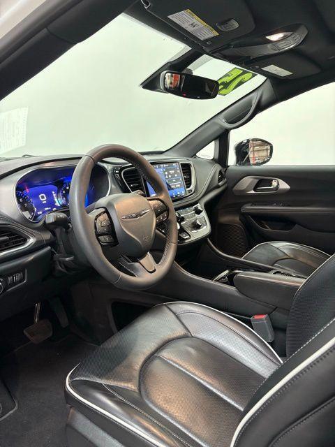 used 2025 Chrysler Pacifica car, priced at $38,882