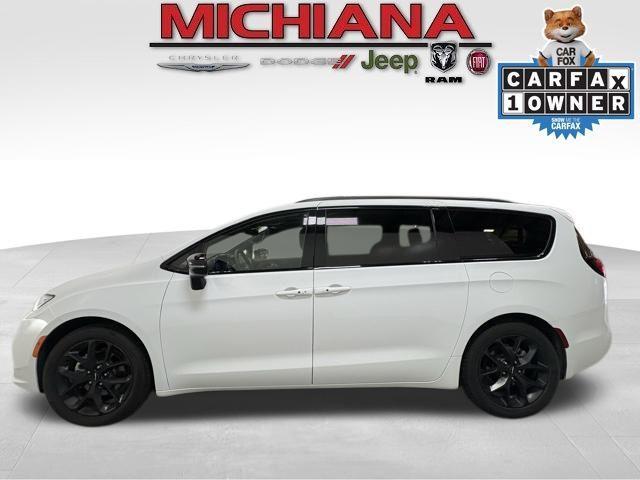 used 2025 Chrysler Pacifica car, priced at $38,882