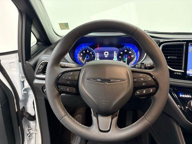 used 2025 Chrysler Pacifica car, priced at $38,882
