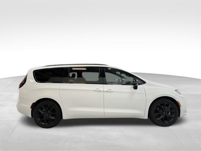 used 2025 Chrysler Pacifica car, priced at $38,882