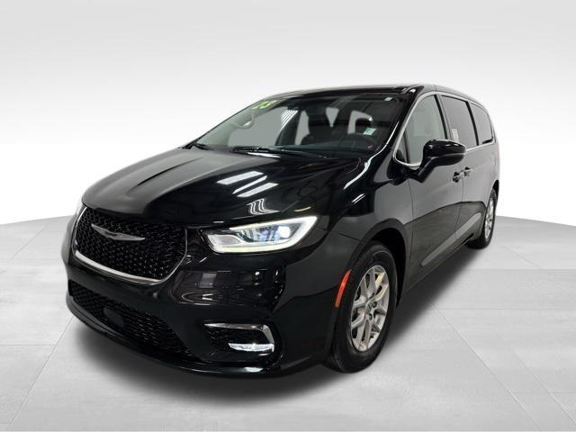 used 2023 Chrysler Pacifica car, priced at $27,242
