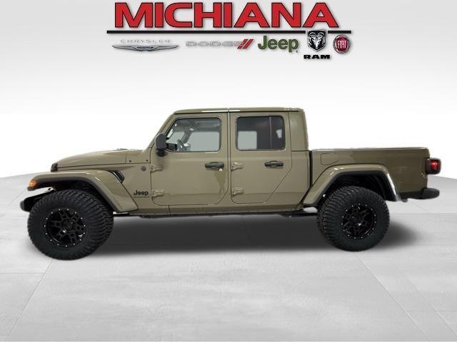 new 2026 Jeep Gladiator car, priced at $52,017