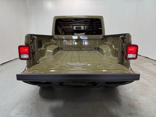 new 2026 Jeep Gladiator car, priced at $52,017