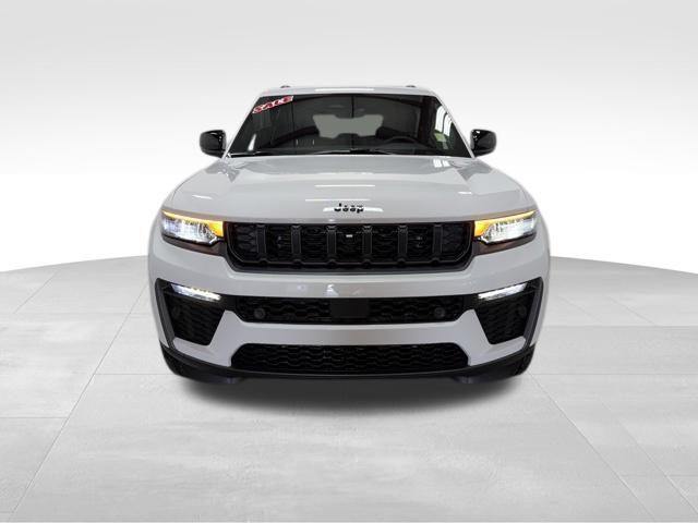 new 2026 Jeep Grand Cherokee car, priced at $51,007