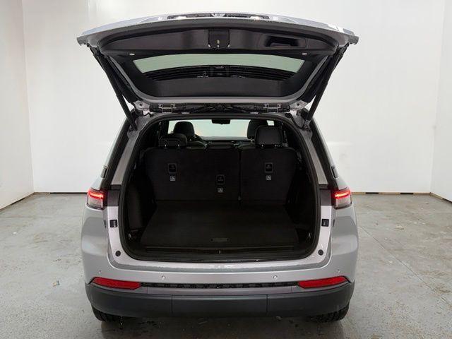 new 2026 Jeep Grand Cherokee car, priced at $51,543