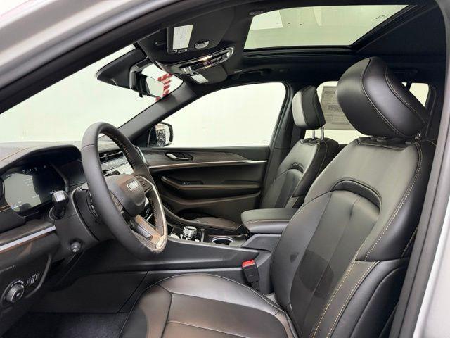 new 2026 Jeep Grand Cherokee car, priced at $51,543