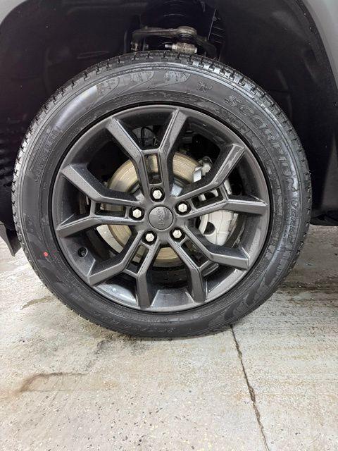 new 2025 Jeep Grand Cherokee car, priced at $51,312