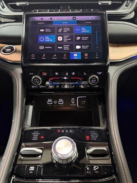 new 2025 Jeep Grand Cherokee L car, priced at $70,474