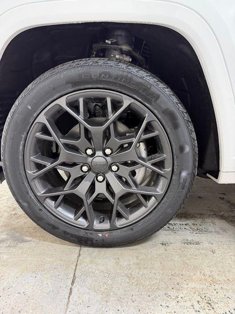 new 2025 Jeep Grand Cherokee L car, priced at $70,474