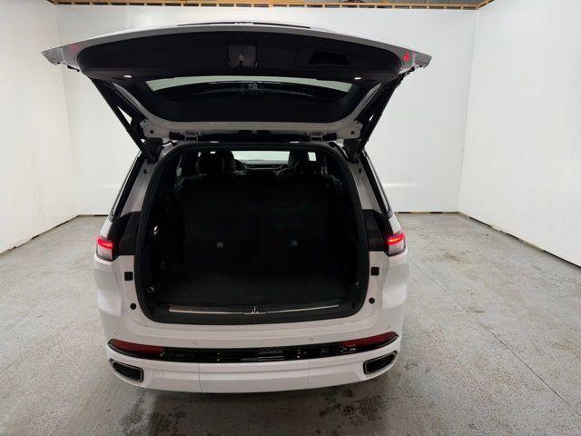 new 2025 Jeep Grand Cherokee L car, priced at $70,474