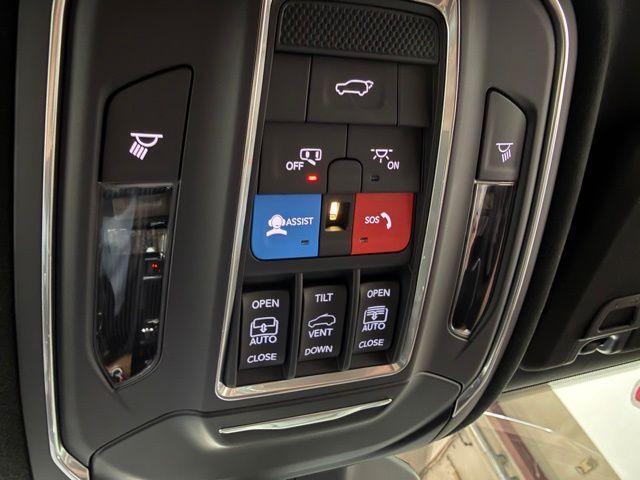 new 2025 Jeep Grand Cherokee L car, priced at $70,474