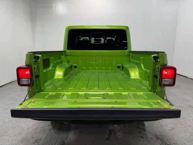 new 2026 Jeep Gladiator car, priced at $47,569
