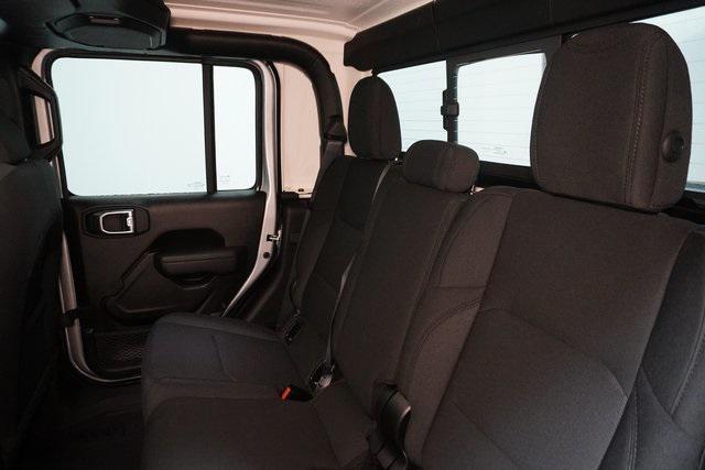 new 2023 Jeep Gladiator car, priced at $48,200