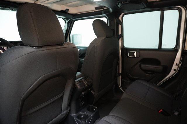 new 2023 Jeep Gladiator car, priced at $48,200