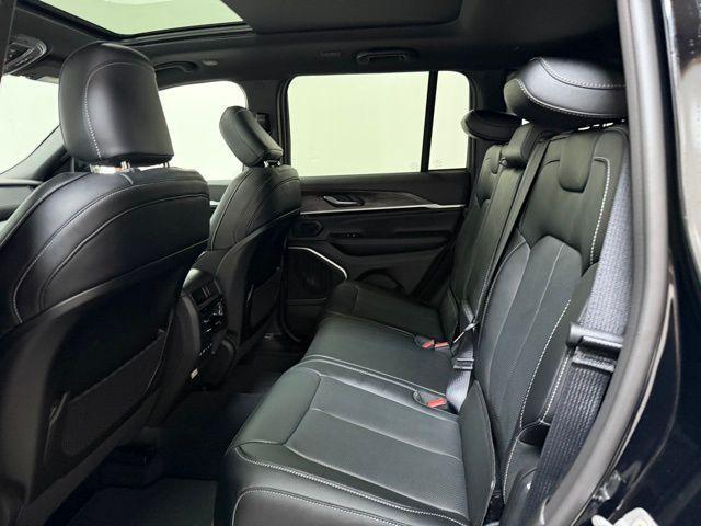 new 2026 Jeep Grand Cherokee car, priced at $52,370