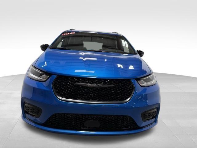 new 2026 Chrysler Pacifica car, priced at $47,813