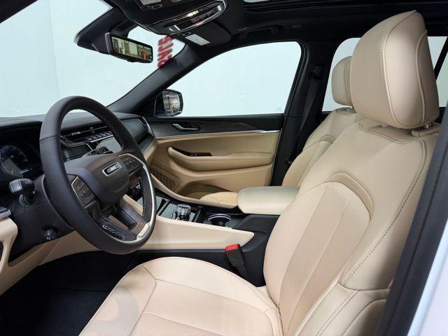 new 2025 Jeep Grand Cherokee car, priced at $52,466
