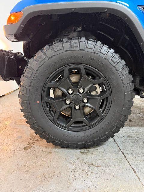 used 2021 Jeep Gladiator car, priced at $32,996