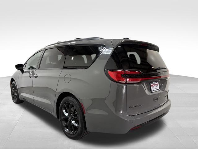 used 2025 Chrysler Pacifica car, priced at $38,822
