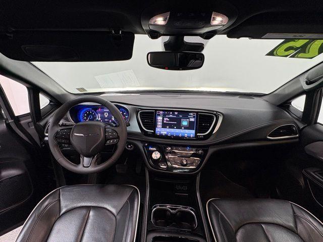 used 2025 Chrysler Pacifica car, priced at $38,822