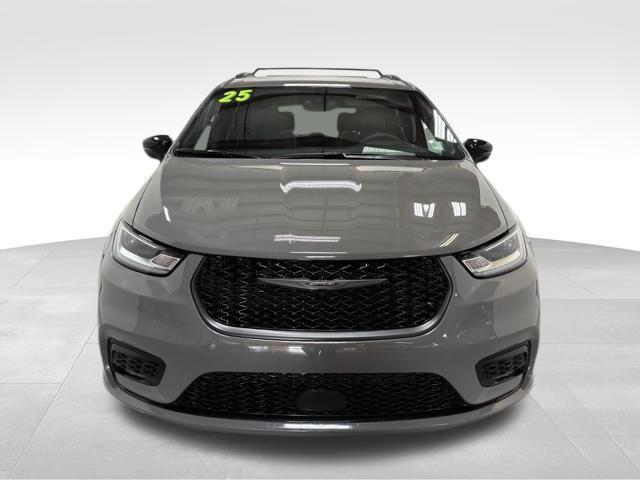 used 2025 Chrysler Pacifica car, priced at $38,822