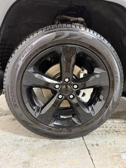 used 2024 Jeep Grand Cherokee car, priced at $36,988