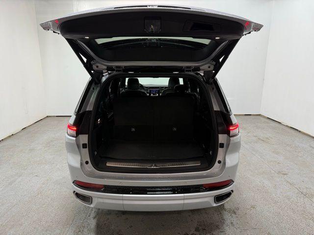 new 2025 Jeep Grand Cherokee L car, priced at $71,010