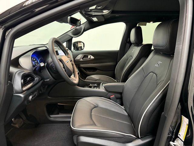 new 2026 Chrysler Pacifica car, priced at $58,865