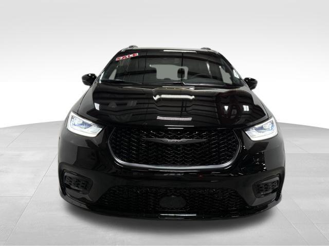 new 2026 Chrysler Pacifica car, priced at $58,865