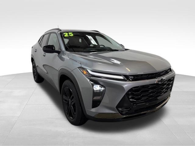 used 2025 Chevrolet Trax car, priced at $26,242
