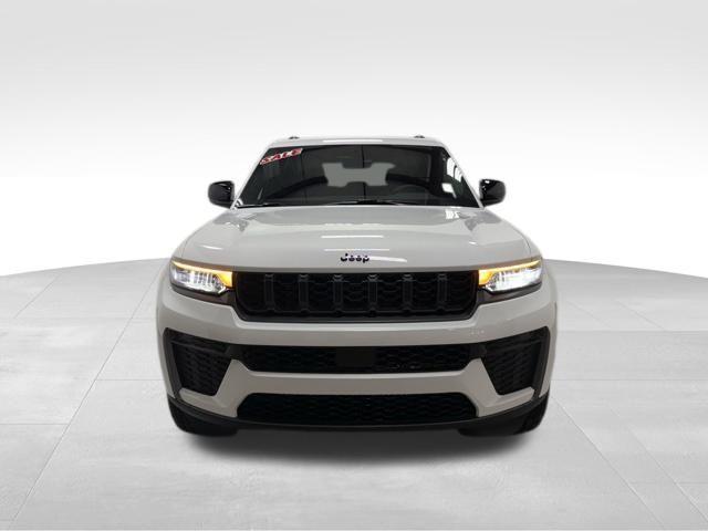 new 2026 Jeep Grand Cherokee car, priced at $47,353