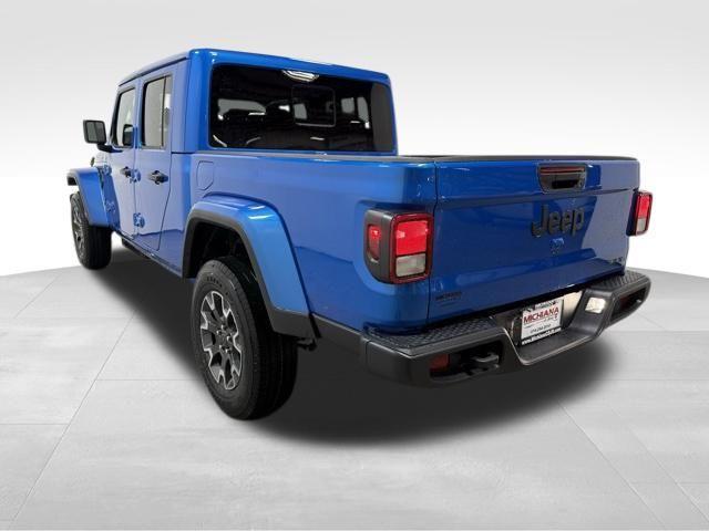 new 2026 Jeep Gladiator car, priced at $47,033