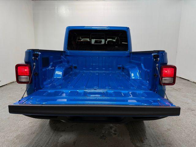 new 2026 Jeep Gladiator car, priced at $47,033