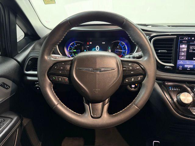 used 2022 Chrysler Pacifica Hybrid car, priced at $25,991