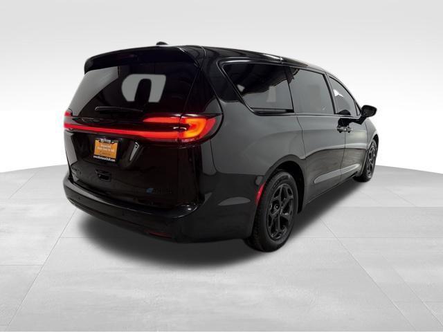used 2022 Chrysler Pacifica Hybrid car, priced at $25,991