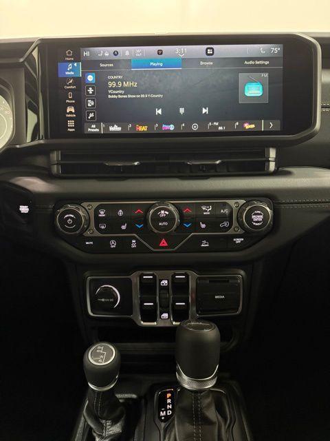 new 2026 Jeep Gladiator car, priced at $47,839