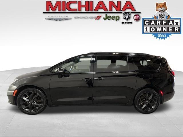 used 2025 Chrysler Pacifica car, priced at $37,991