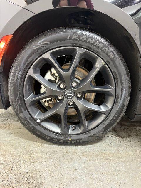 used 2025 Chrysler Pacifica car, priced at $37,991