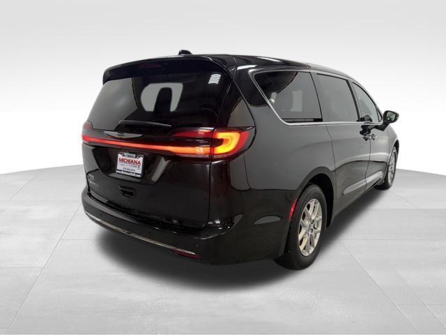 used 2023 Chrysler Pacifica car, priced at $24,242