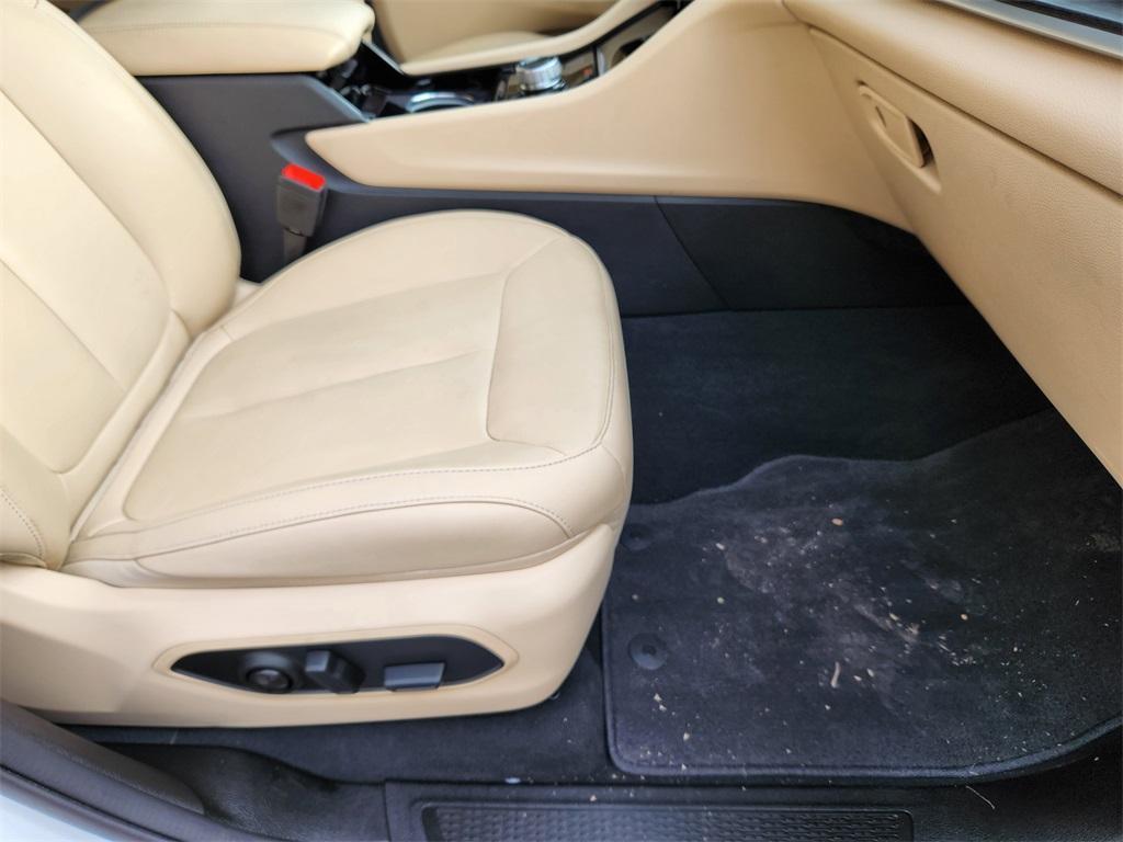 used 2023 Jeep Grand Cherokee car, priced at $28,670