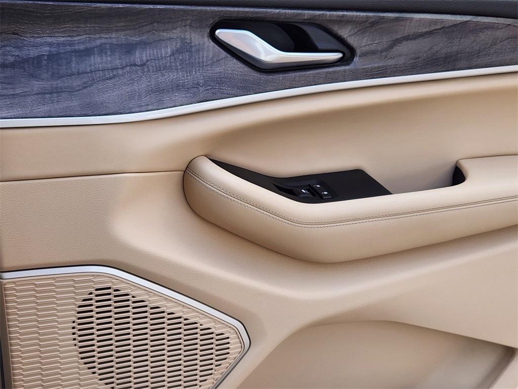 used 2023 Jeep Grand Cherokee car, priced at $28,670