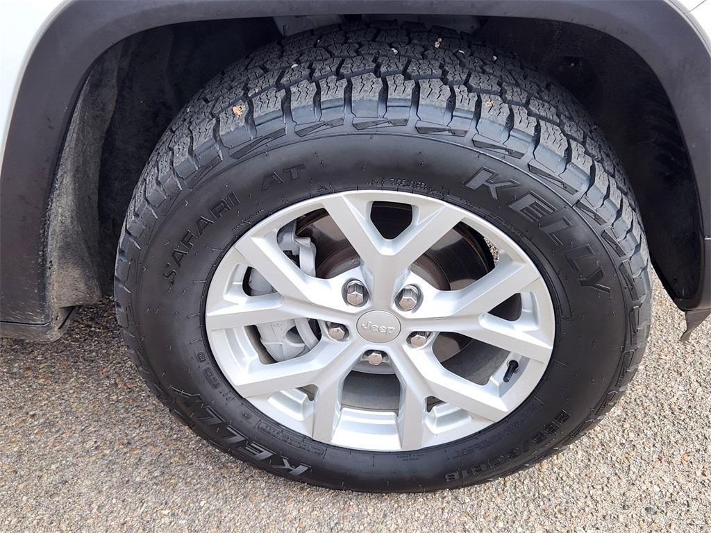 used 2023 Jeep Grand Cherokee car, priced at $28,670