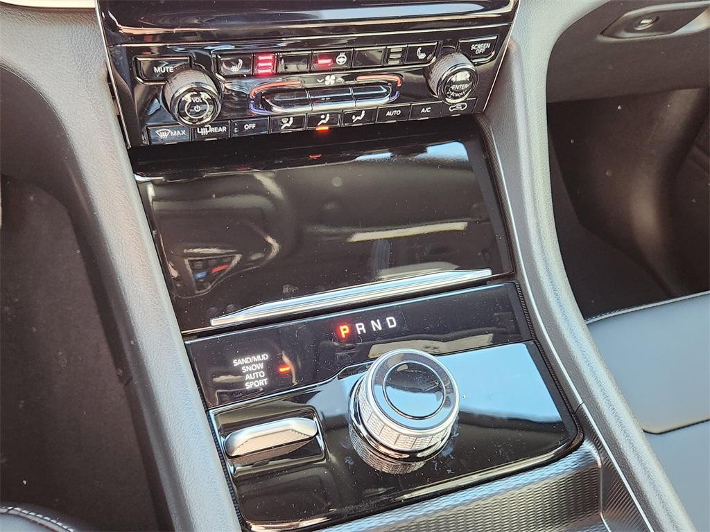 new 2025 Jeep Grand Cherokee car, priced at $47,827