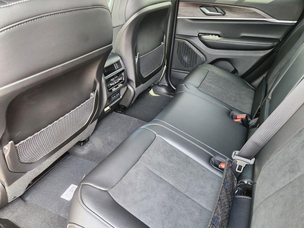 new 2026 Jeep Grand Cherokee car, priced at $40,969