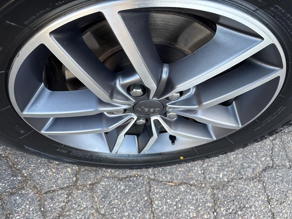 used 2021 Jeep Grand Cherokee car, priced at $22,781