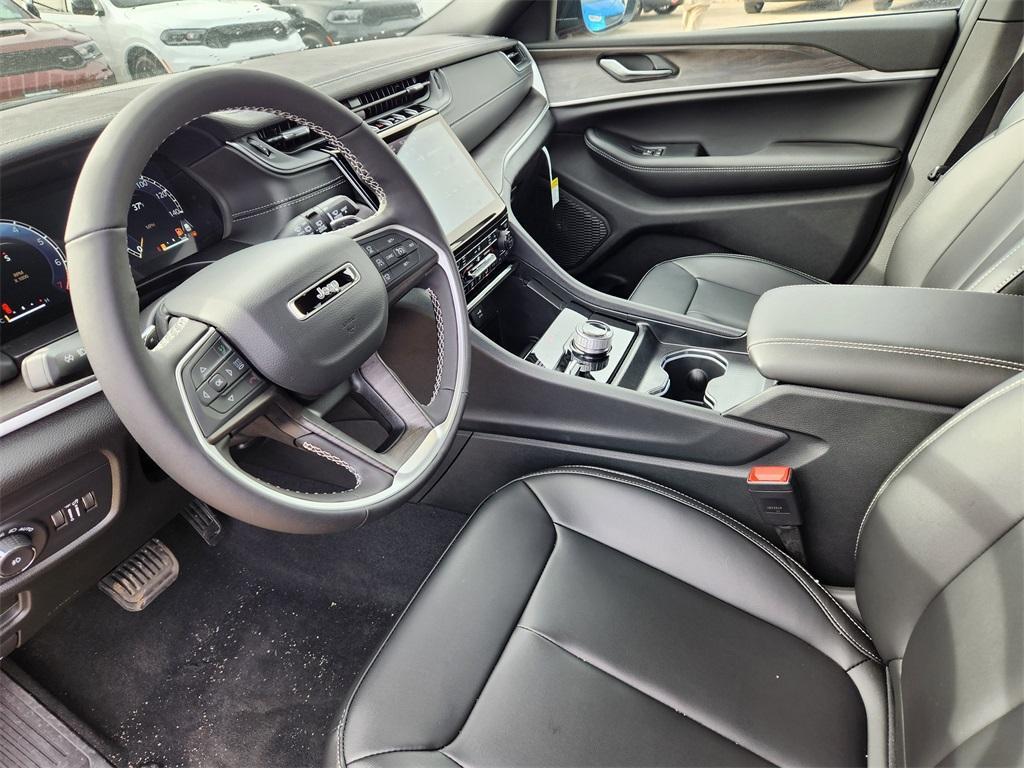 new 2025 Jeep Grand Cherokee car, priced at $44,438